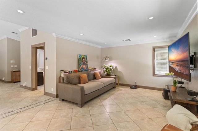 4050 NW 7th Lane, Delray Beach, FL 33445