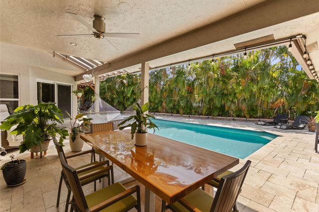 4050 NW 7th Lane, Delray Beach, FL 33445