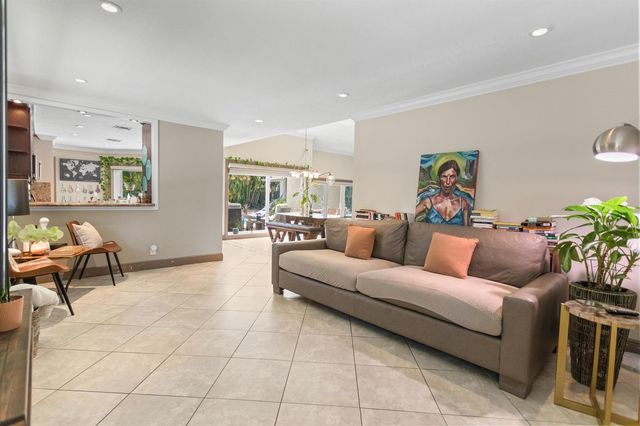 4050 NW 7th Lane, Delray Beach, FL 33445