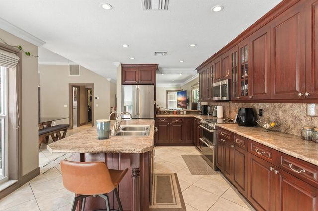 4050 NW 7th Lane, Delray Beach, FL 33445