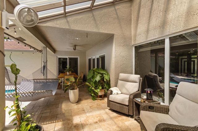4050 NW 7th Lane, Delray Beach, FL 33445