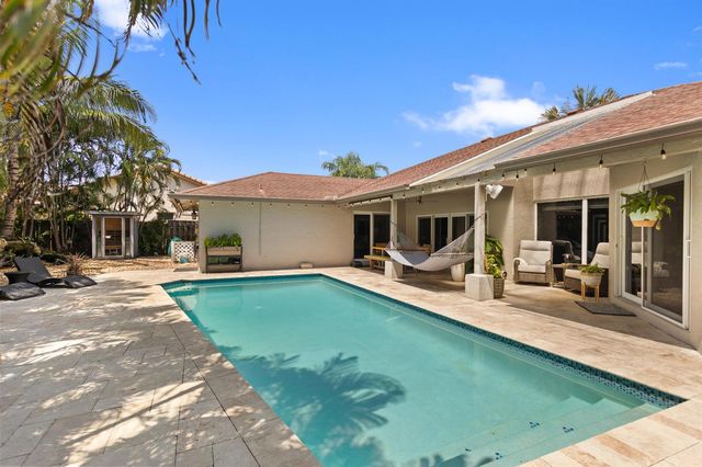 4050 NW 7th Lane, Delray Beach, FL 33445