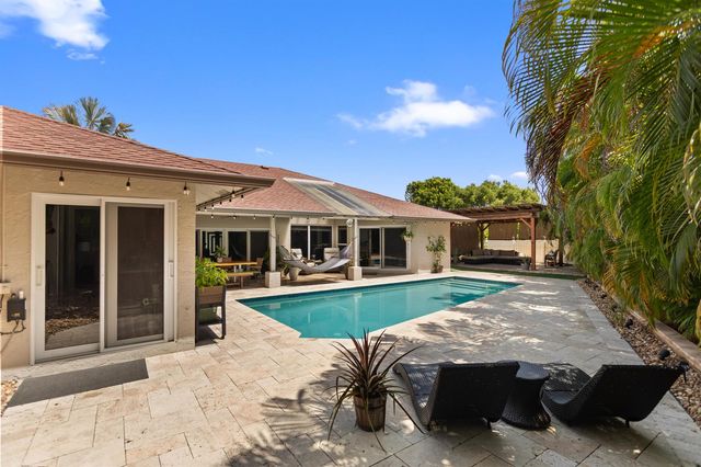 4050 NW 7th Lane, Delray Beach, FL 33445