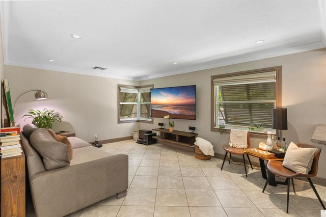 4050 NW 7th Lane, Delray Beach, FL 33445