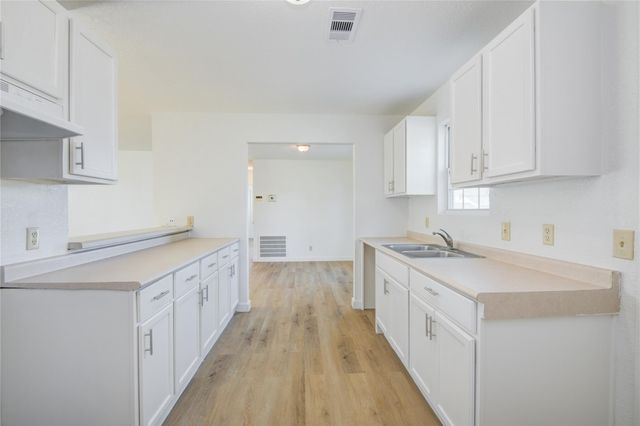 424 S Avenue B, Freeport, TX 77541