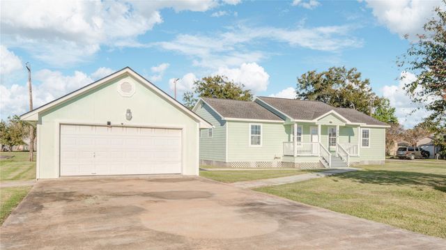424 S Avenue B, Freeport, TX 77541
