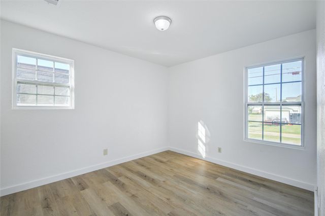 424 S Avenue B, Freeport, TX 77541