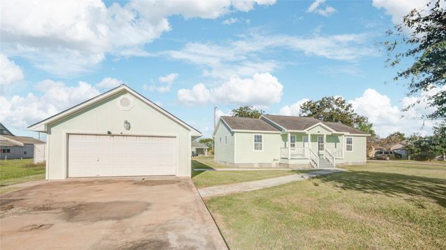 424 S Avenue B, Freeport, TX 77541