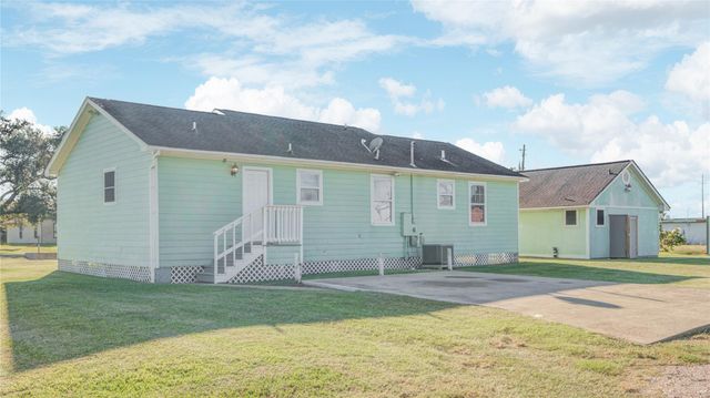 424 S Avenue B, Freeport, TX 77541