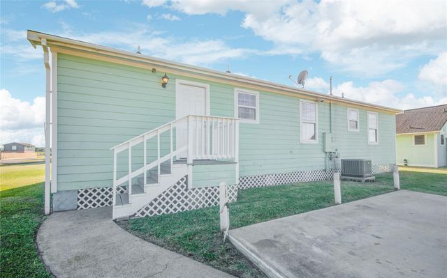 424 S Avenue B, Freeport, TX 77541
