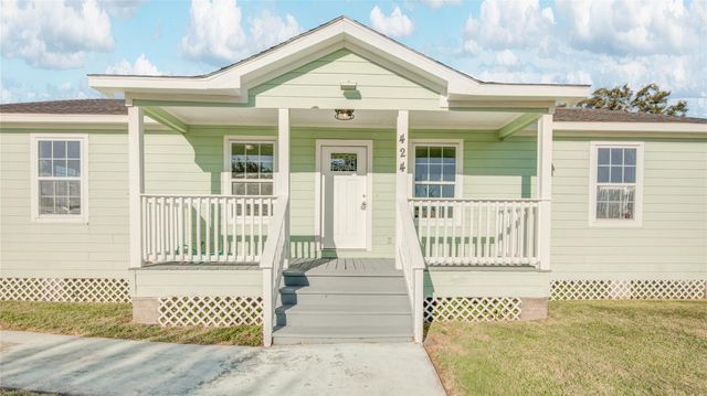 424 S Avenue B, Freeport, TX 77541