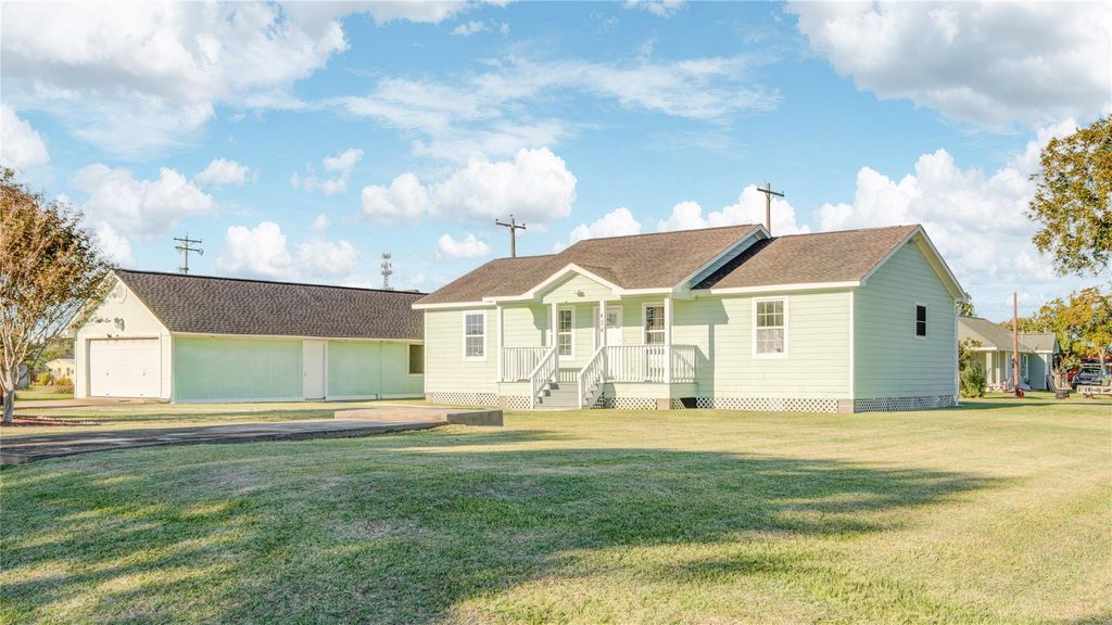 424 S Avenue B, Freeport, TX 77541