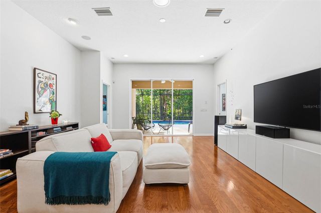 8123 CAMELLA LANE, Tampa, FL 33647