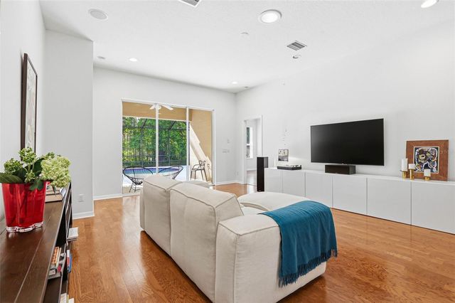 8123 CAMELLA LANE, Tampa, FL 33647