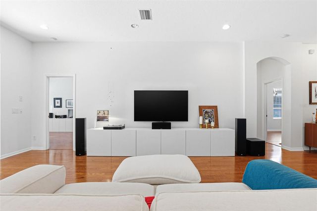 8123 CAMELLA LANE, Tampa, FL 33647