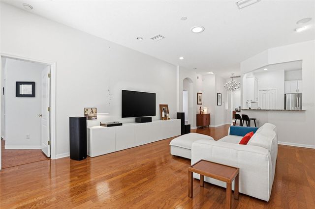 8123 CAMELLA LANE, Tampa, FL 33647