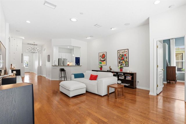 8123 CAMELLA LANE, Tampa, FL 33647