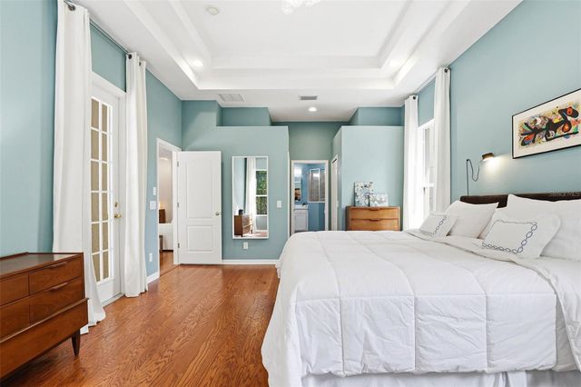 8123 CAMELLA LANE, Tampa, FL 33647