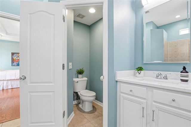 8123 CAMELLA LANE, Tampa, FL 33647