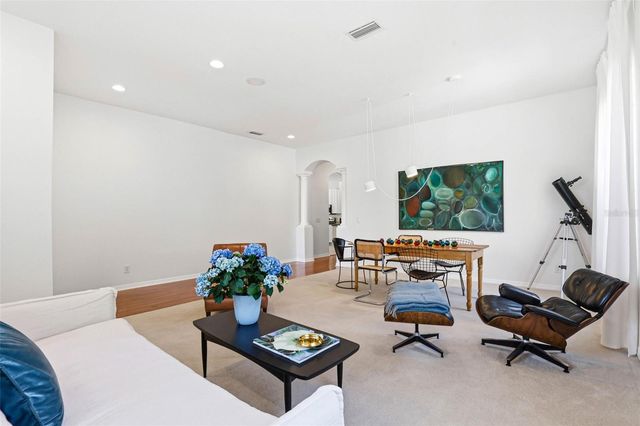 8123 CAMELLA LANE, Tampa, FL 33647