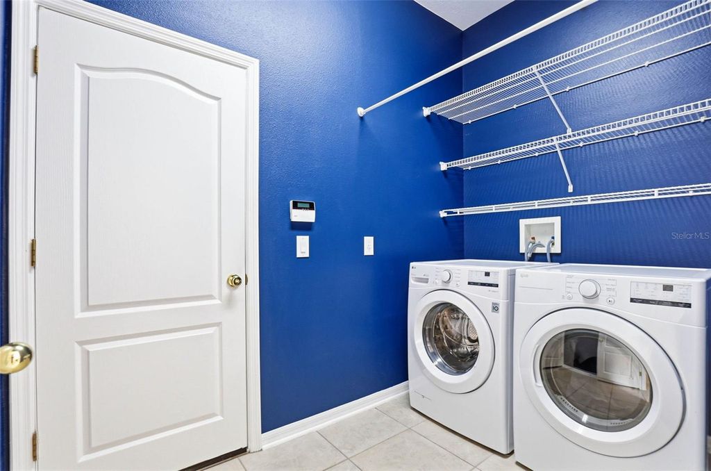 Image 21 of property listing at 8123 CAMELLA LANE, Tampa, FL 33647