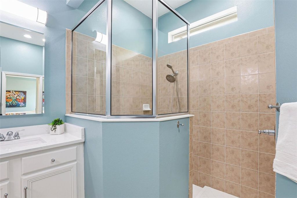 Image 40 of property listing at 8123 CAMELLA LANE, Tampa, FL 33647