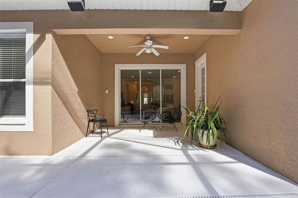 Image 55 of property listing at 8123 CAMELLA LANE, Tampa, FL 33647