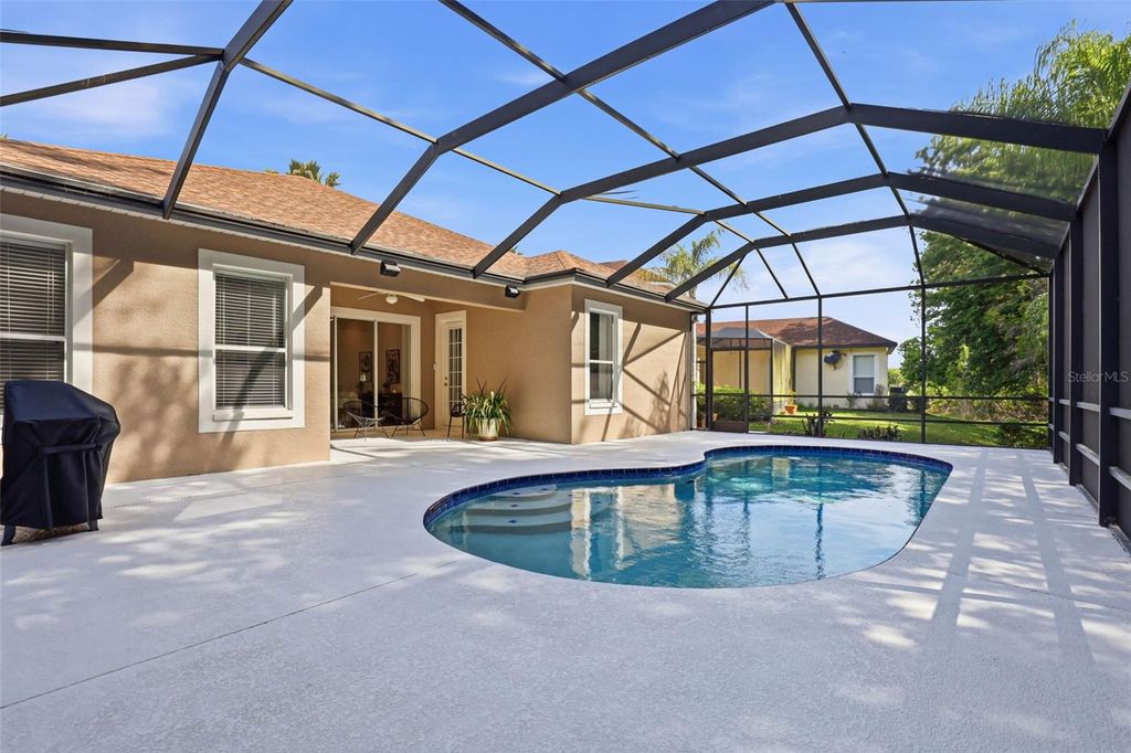 Image 58 of property listing at 8123 CAMELLA LANE, Tampa, FL 33647