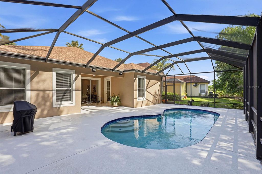 Image 59 of property listing at 8123 CAMELLA LANE, Tampa, FL 33647
