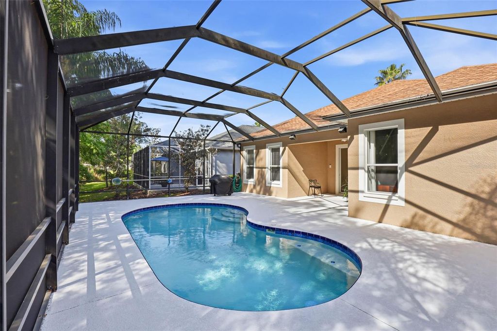 Image 60 of property listing at 8123 CAMELLA LANE, Tampa, FL 33647