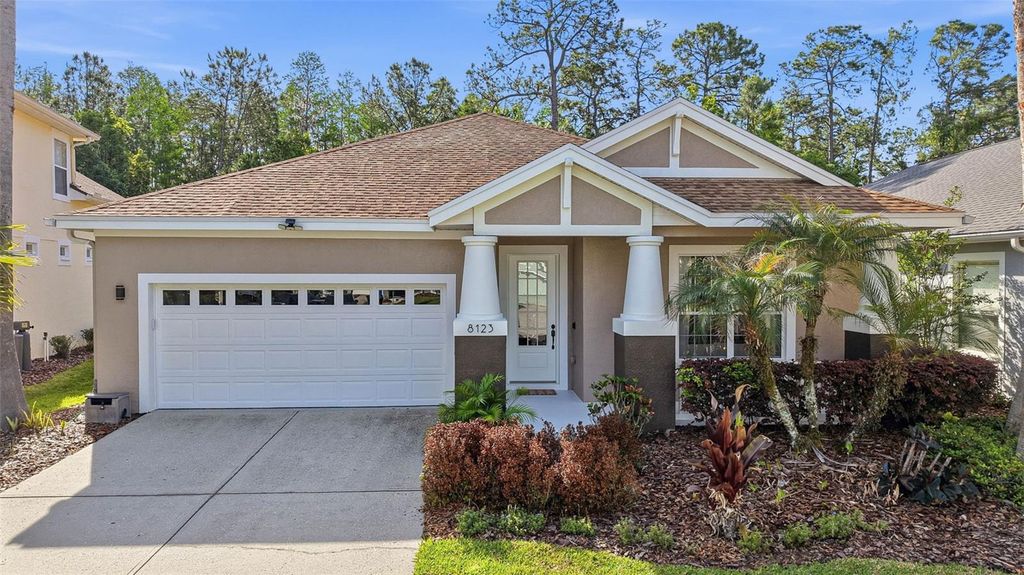 Image 69 of property listing at 8123 CAMELLA LANE, Tampa, FL 33647