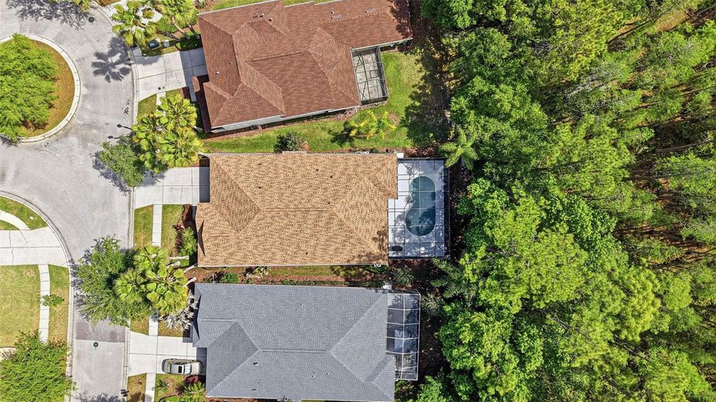 Image 73 of property listing at 8123 CAMELLA LANE, Tampa, FL 33647