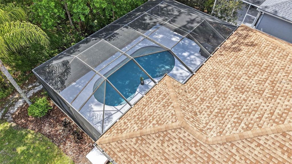 Image 75 of property listing at 8123 CAMELLA LANE, Tampa, FL 33647