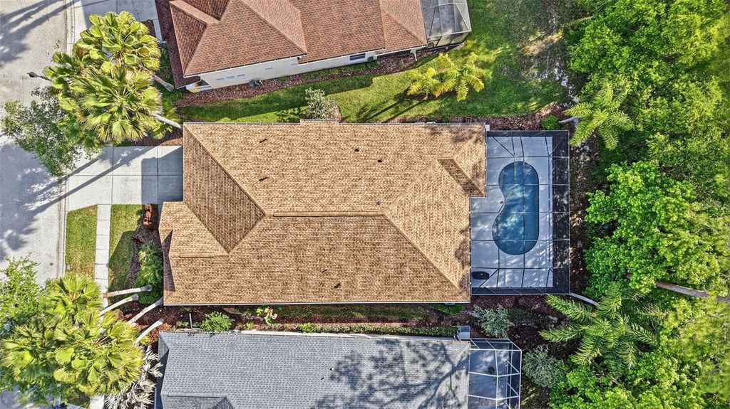 Image 76 of property listing at 8123 CAMELLA LANE, Tampa, FL 33647