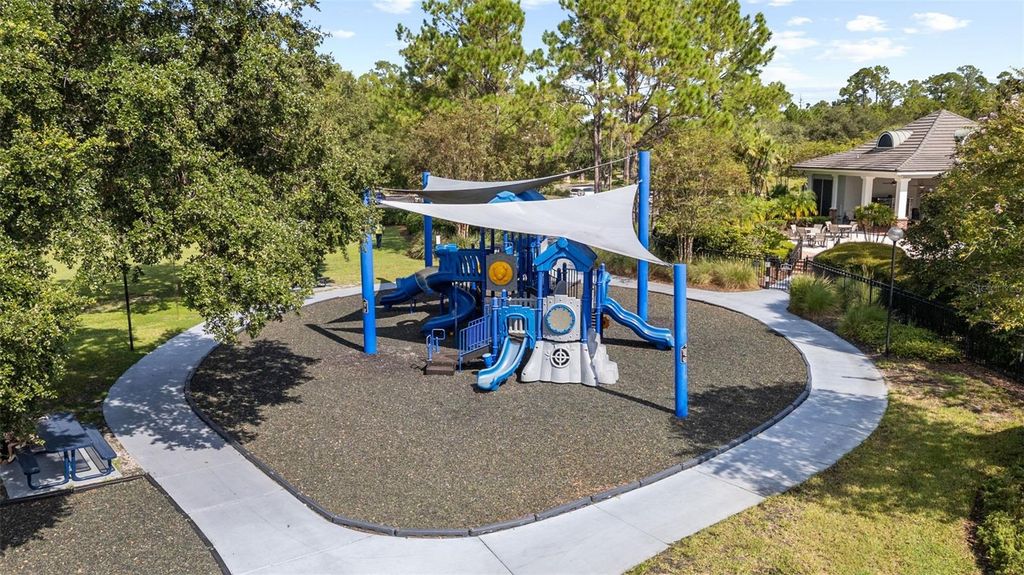 Image 94 of property listing at 8123 CAMELLA LANE, Tampa, FL 33647