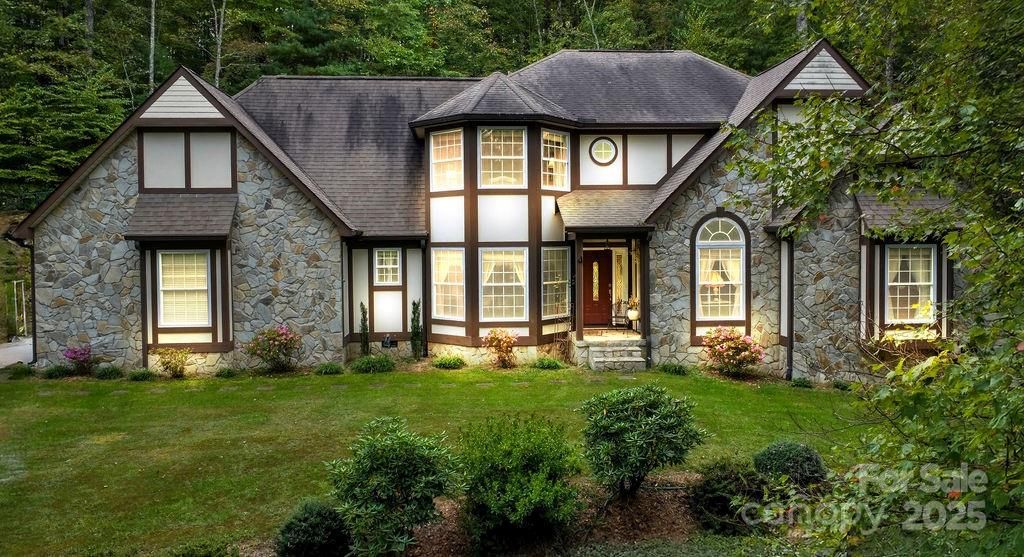 4462 OLD US 25 Highway, Zirconia, NC 28790