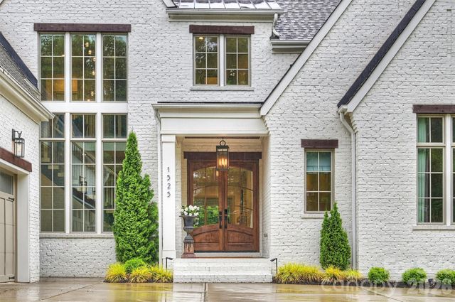 1525 Lynway Drive, Charlotte, NC 28203