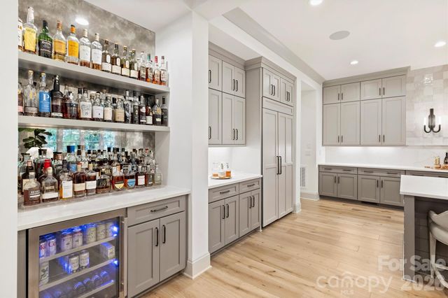 1525 Lynway Drive, Charlotte, NC 28203