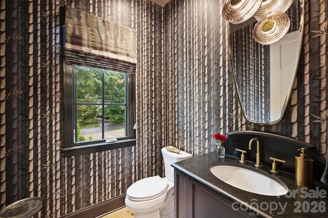 1525 Lynway Drive, Charlotte, NC 28203