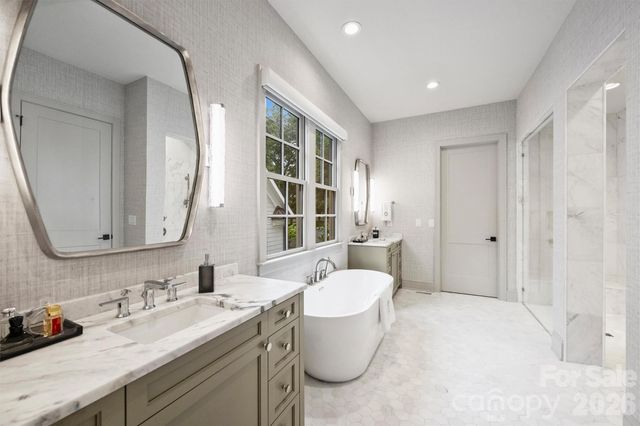 1525 Lynway Drive, Charlotte, NC 28203