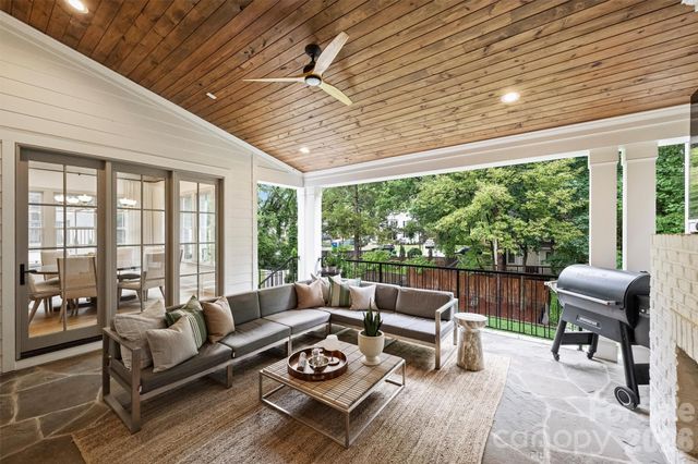 1525 Lynway Drive, Charlotte, NC 28203