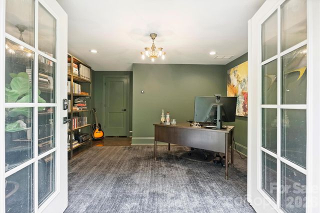 1525 Lynway Drive, Charlotte, NC 28203