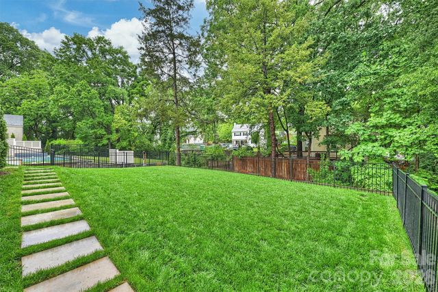 1525 Lynway Drive, Charlotte, NC 28203
