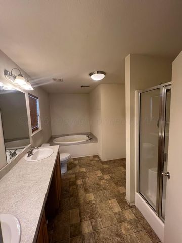 707 Conklin Street, Canadian, TX 79014