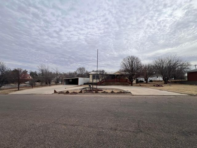 707 Conklin Street, Canadian, TX 79014