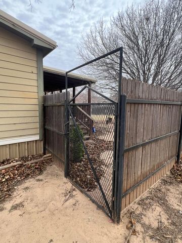 707 Conklin Street, Canadian, TX 79014