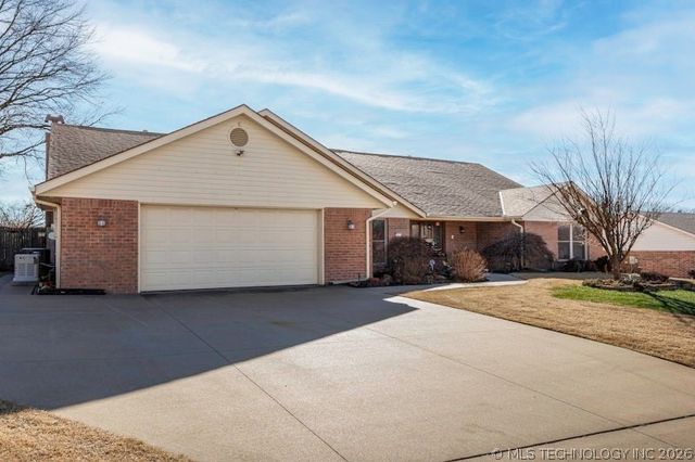 2617 Regency Road, Bartlesville, OK 74006