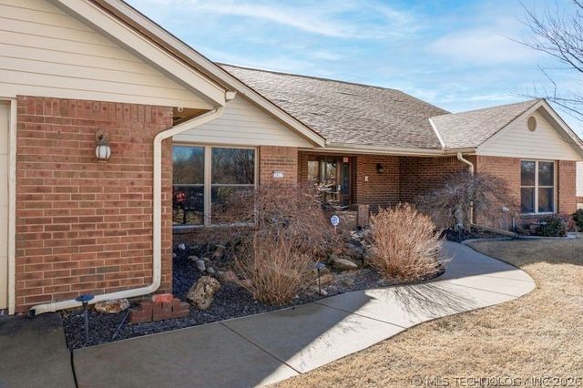 2617 Regency Road, Bartlesville, OK 74006