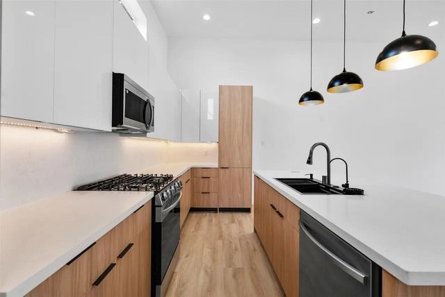 3405 Hutchins Street, Houston, TX 77004