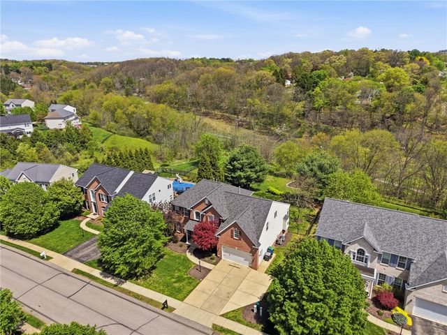 125 Blue Heron Dr, Pine Twp, PA 15090